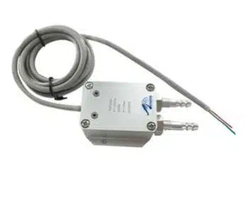 Air Differential Pressure Transmitter DMS600 with aluminum alloy body and Φ8 hose connection. Ideal for precise pressure measurement in industrial applications.